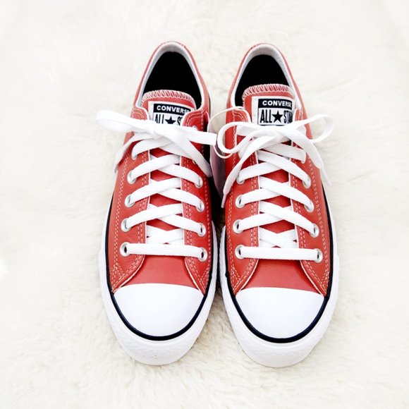 Converse Chuck Taylor All Star Lift Platform Leather - Picture 1 of 7